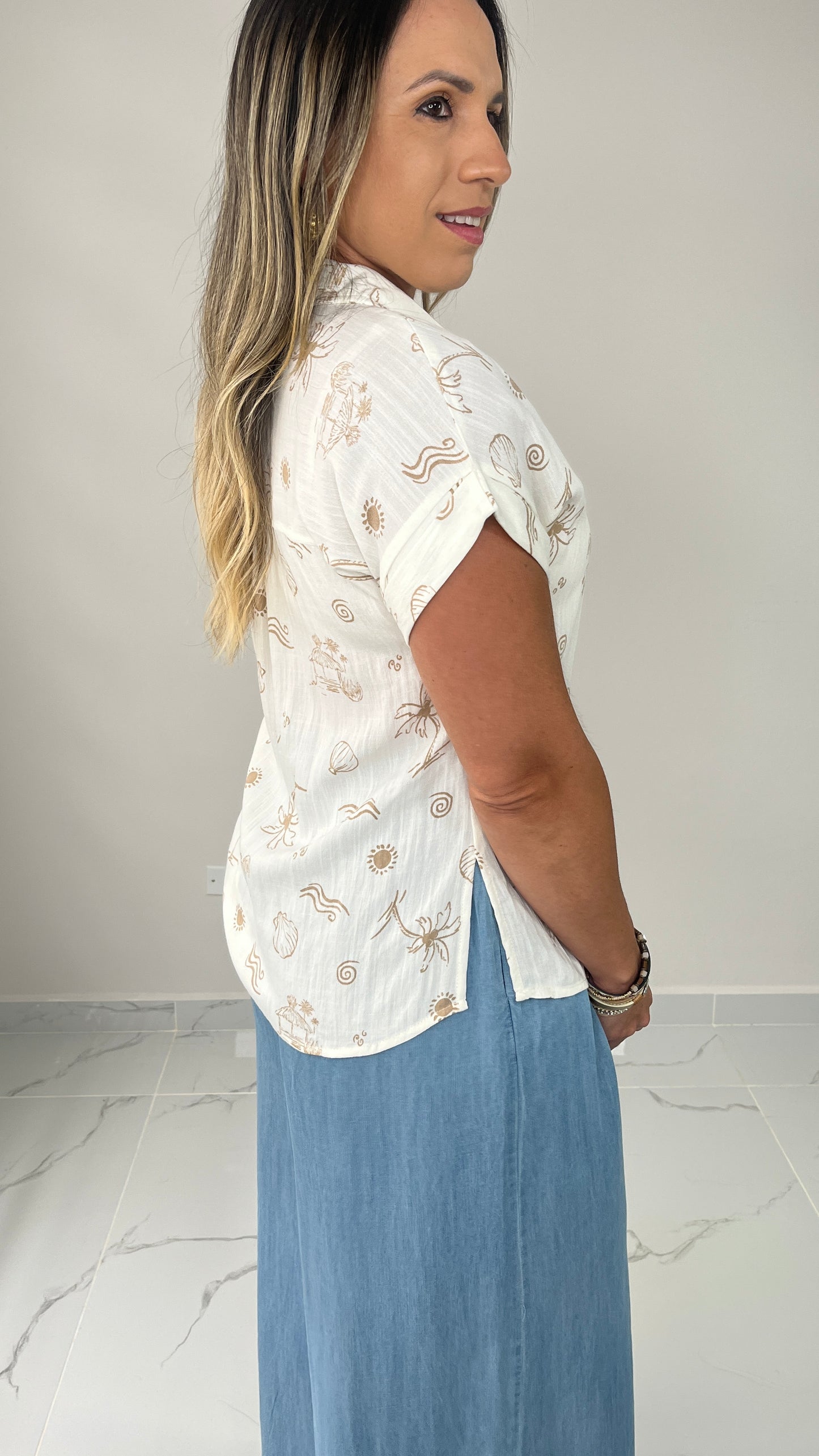 Tropical Buttons Cream Shirt