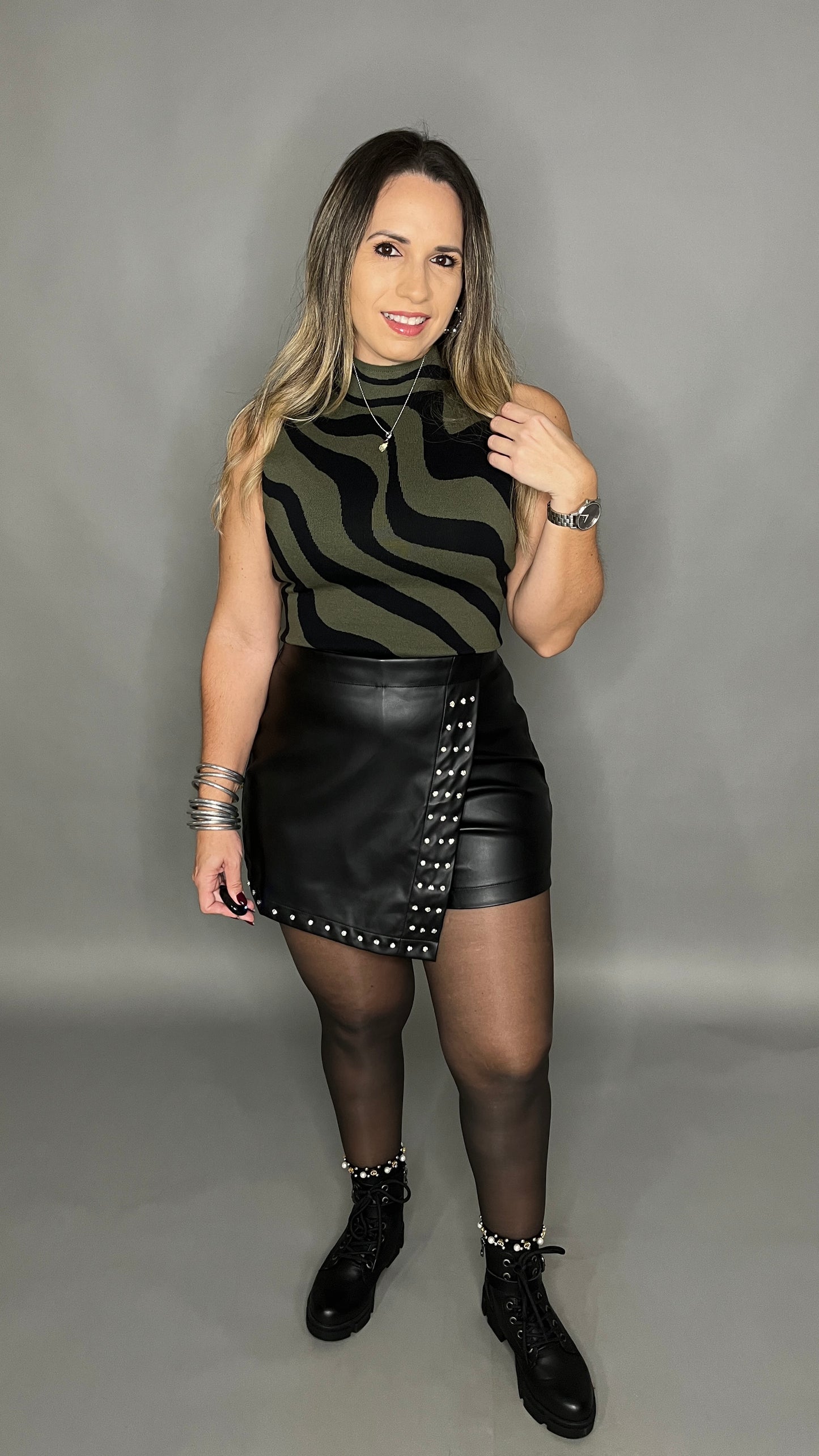 Black Leather Skort (falda pantalón)