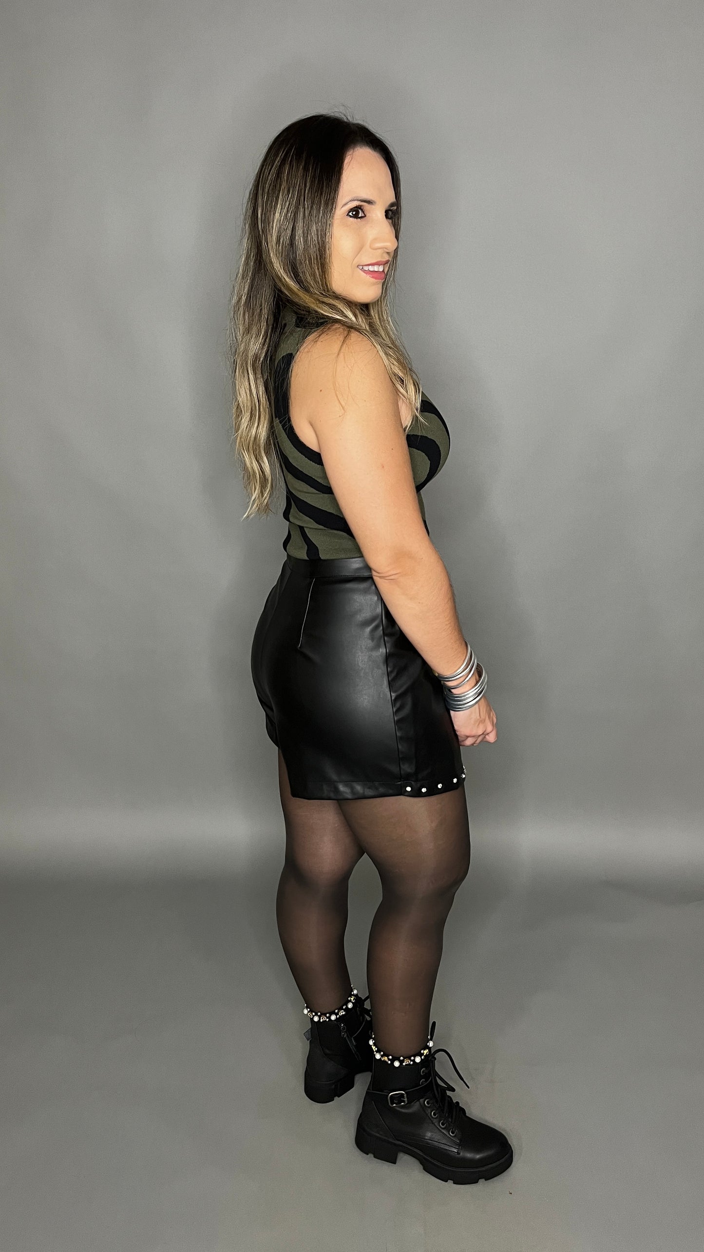 Black Leather Skort (falda pantalón)