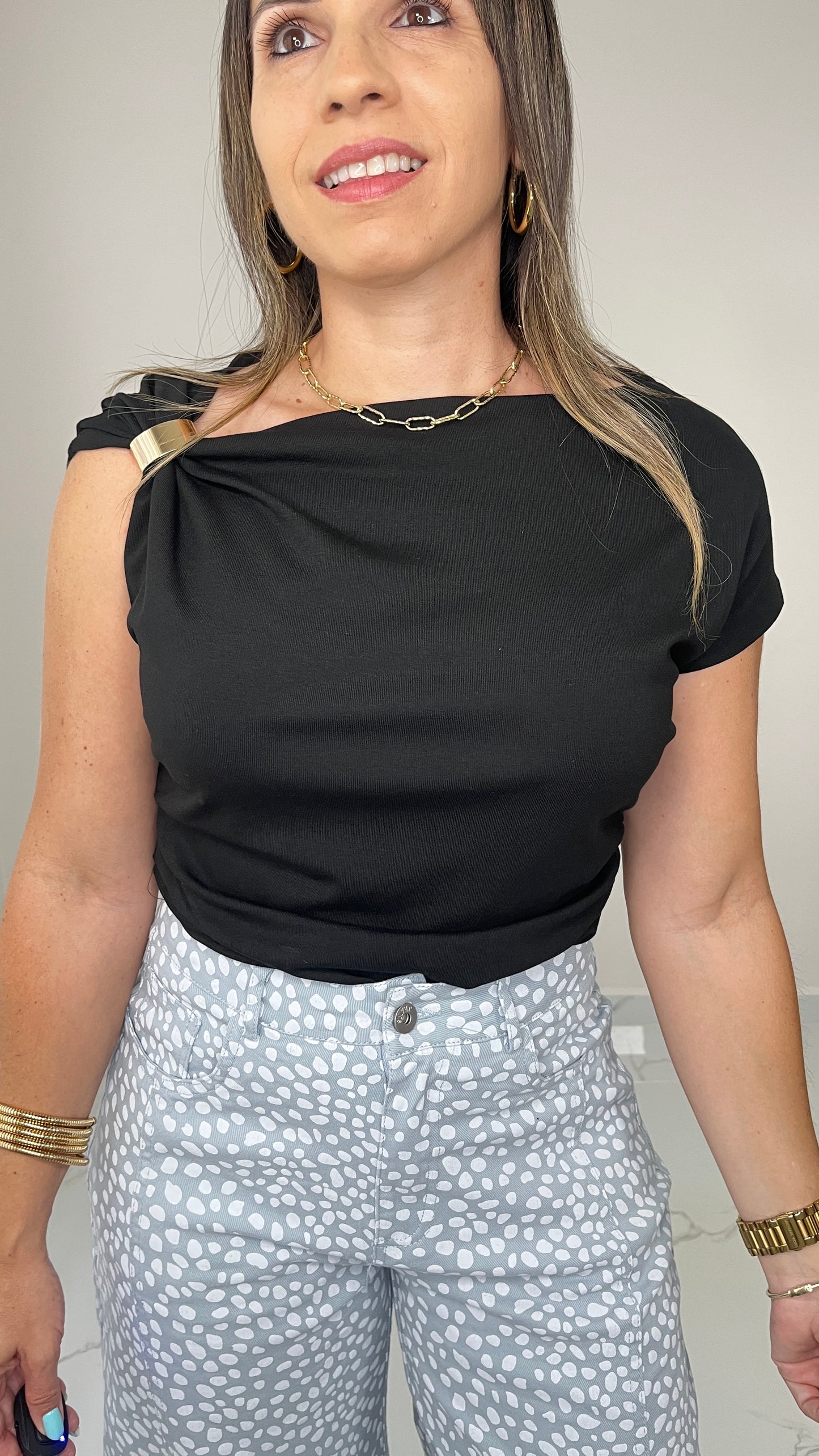 Detail Black Top