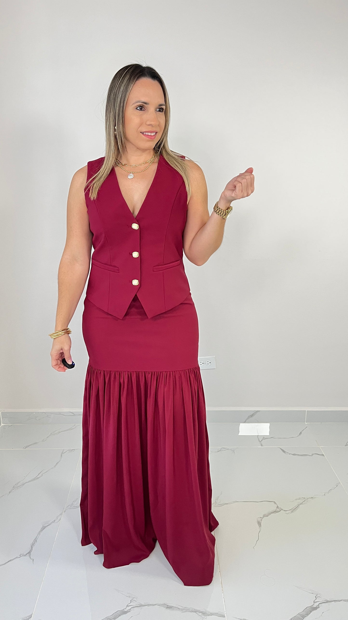 Burgundy Skirt Set ( leer descripción)